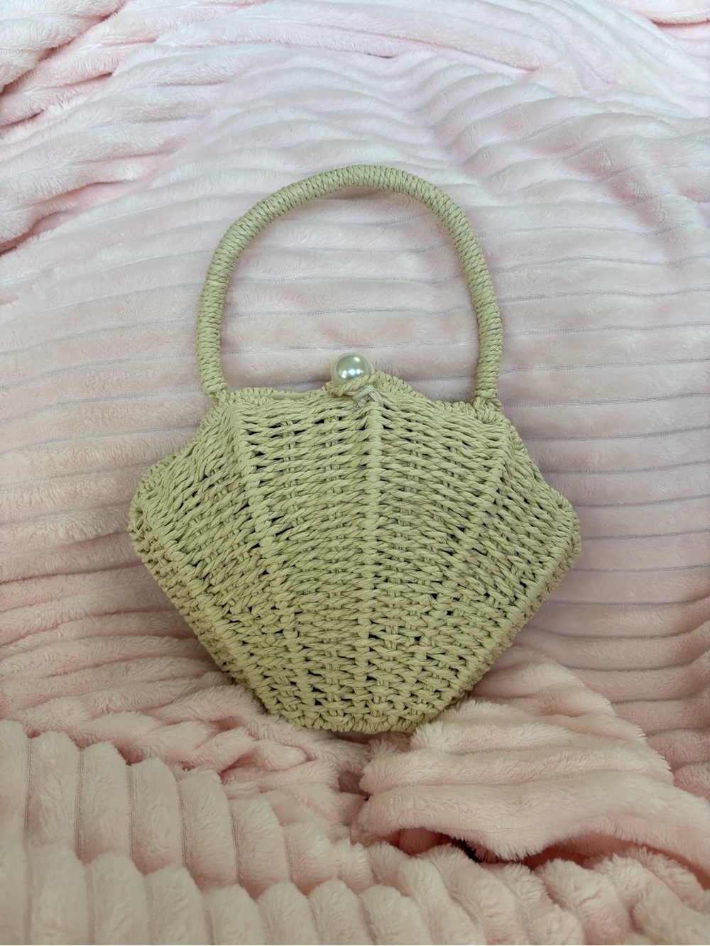 Woven Shell-Shaped Straw Handbag in Natural